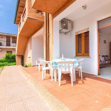 House Leoni شقة ايزولا روسا