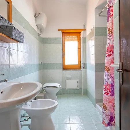 House Leoni ايزولا روسا