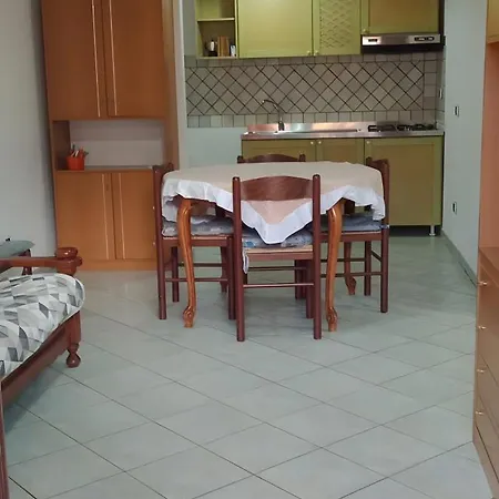 House Leoni